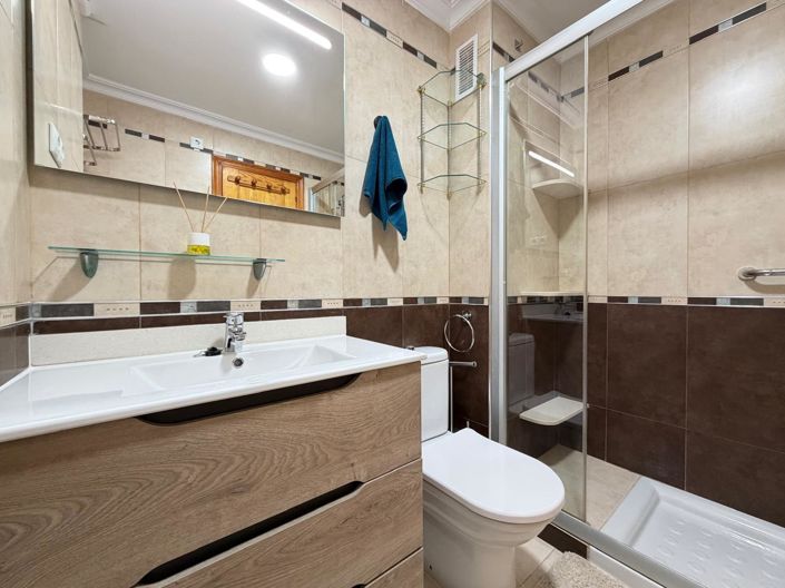 Image No.39-3 Bed House for sale