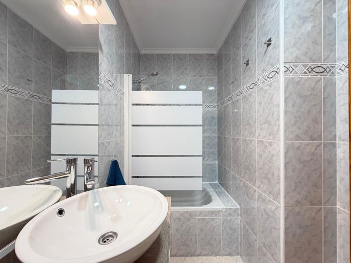 Image No.4-3 Bed House for sale
