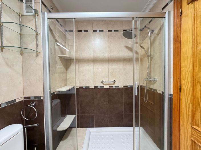 Image No.45-3 Bed House for sale