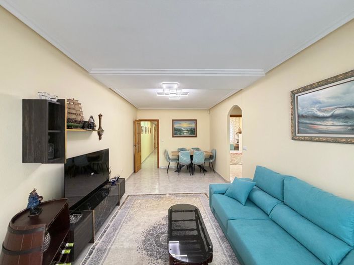 Image No.9-3 Bed House for sale