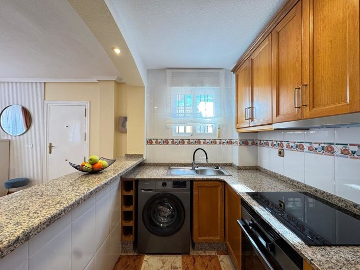 Image No.28-2 Bed Townhouse for sale