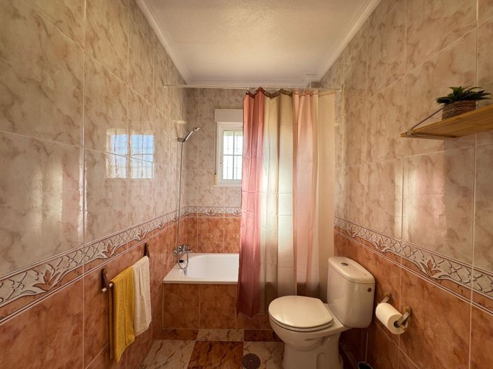Image No.48-2 Bed Townhouse for sale
