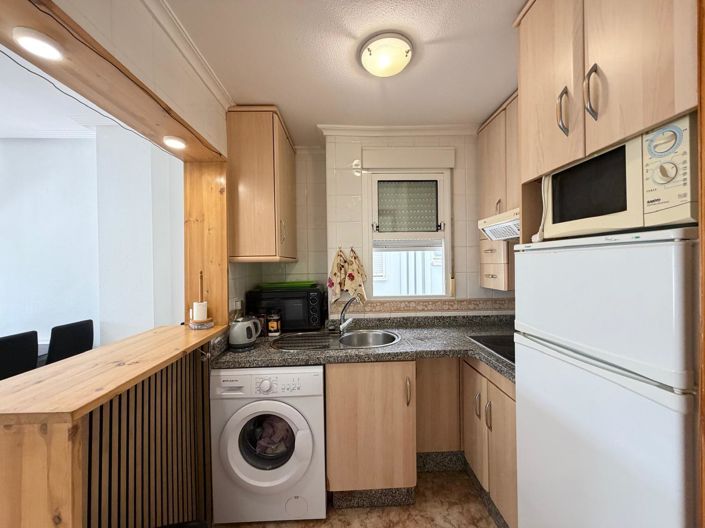 Image No.15-2 Bed House for sale
