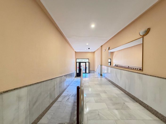 Image No.20-2 Bed House for sale