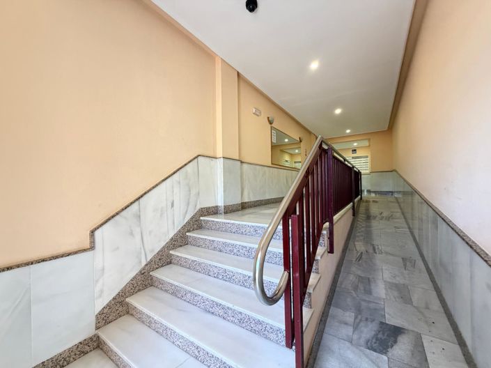 Image No.29-2 Bed House for sale