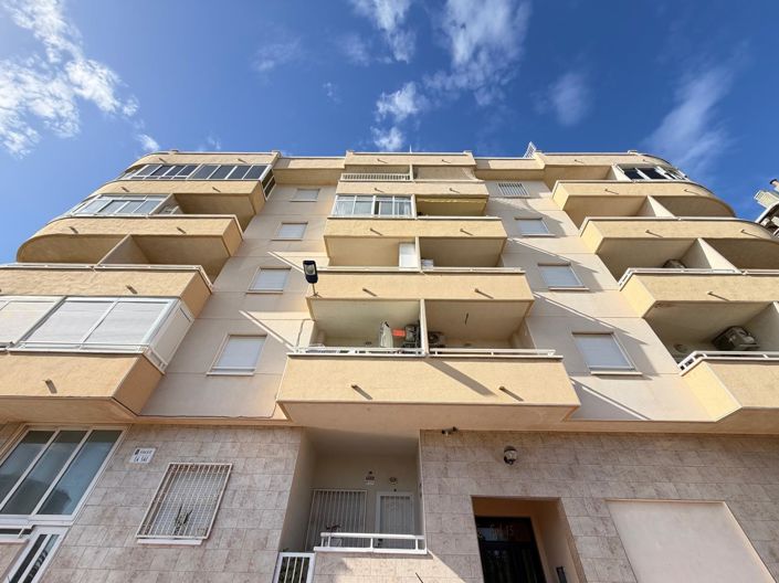 Image No.35-2 Bed House for sale
