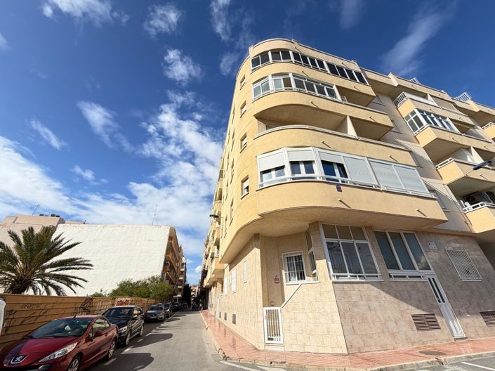 Image No.38-2 Bed House for sale