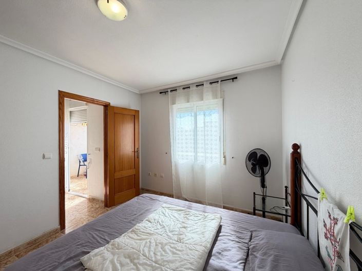 Image No.40-2 Bed House for sale