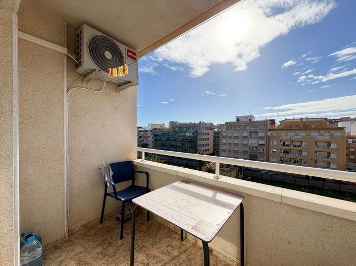 Image No.8-2 Bed House for sale