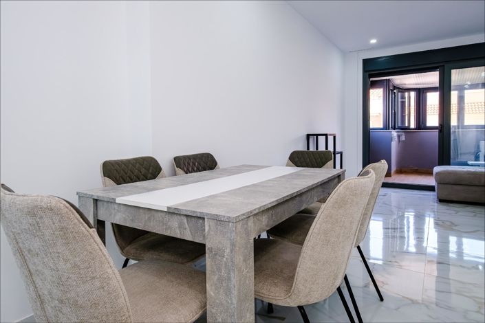 Image No.12-4 Bed Apartment for sale