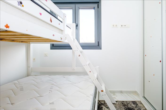 Image No.14-4 Bed House for sale