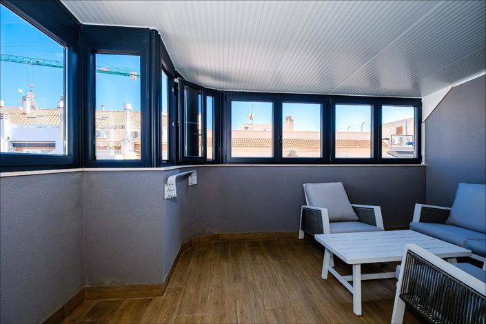 Image No.16-4 Bed Property for sale