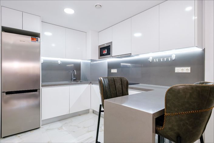 Image No.18-4 Bed House for sale