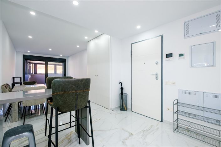 Image No.23-4 Bed Property for sale