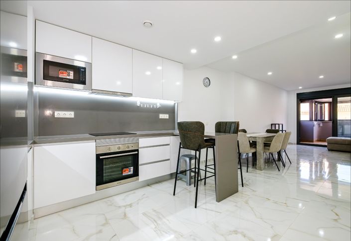 Image No.24-4 Bed Apartment for sale