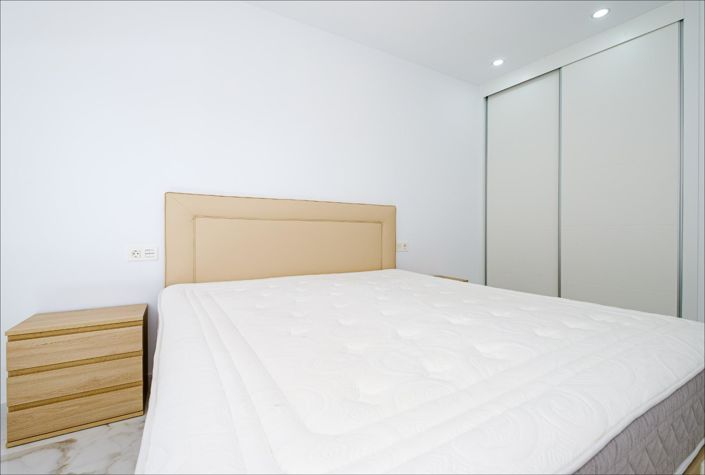 Image No.27-4 Bed Property for sale