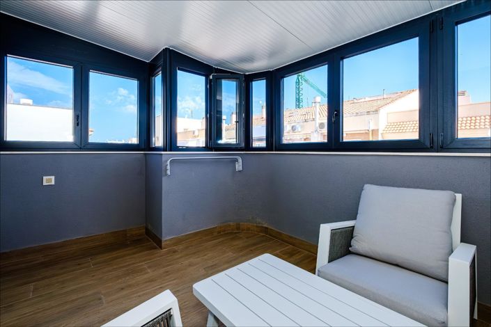 Image No.3-4 Bed House for sale