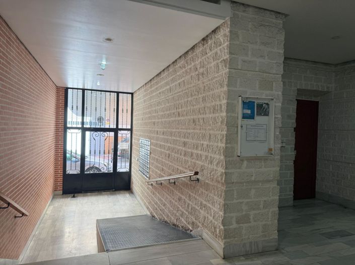 Image No.10-2 Bed House for sale