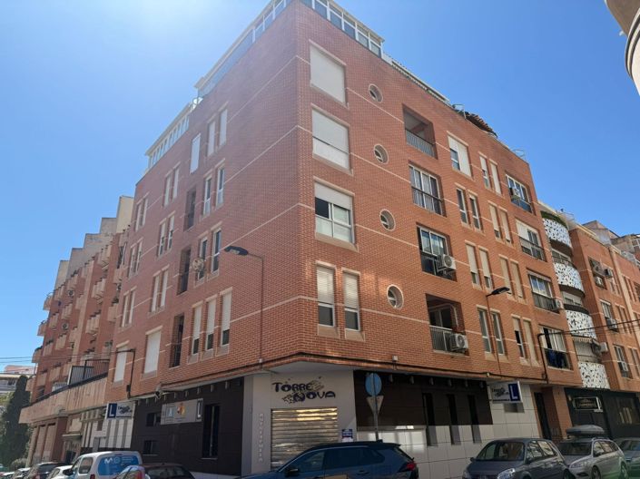 Image No.11-2 Bed House for sale