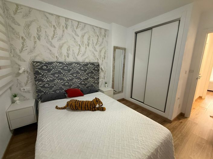 Image No.17-2 Bed House for sale