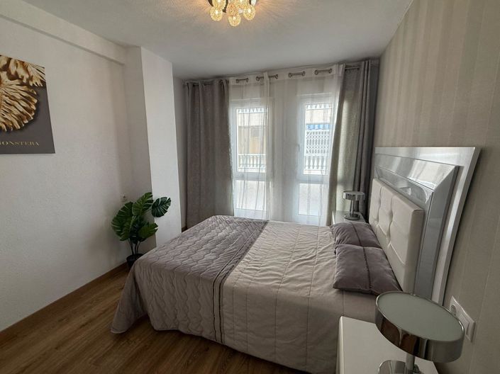 Image No.4-2 Bed House for sale