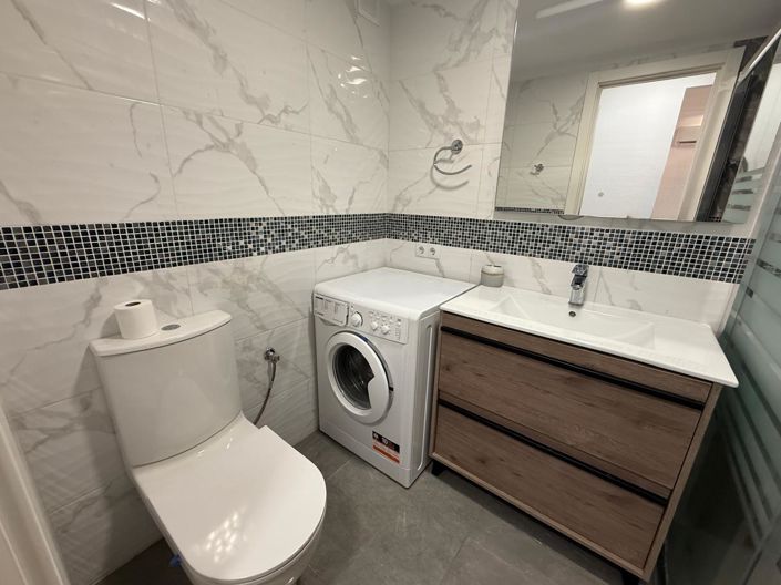 Image No.6-2 Bed House for sale