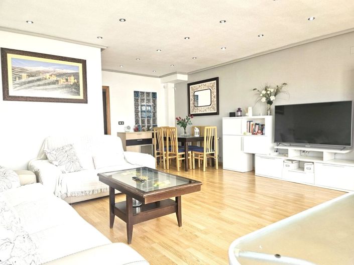 Image No.28-6 Bed Townhouse for sale