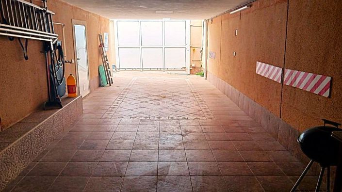Image No.33-6 Bed Townhouse for sale