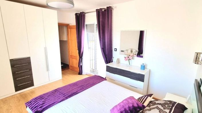 Image No.6-6 Bed Townhouse for sale
