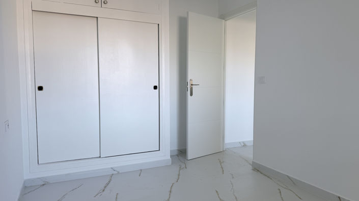 Image No.19-2 Bed House for sale