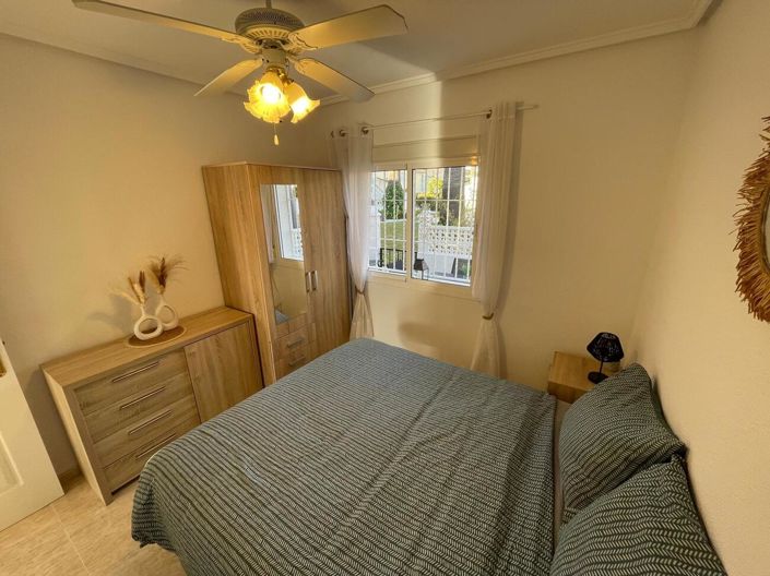Image No.12-3 Bed Townhouse for sale