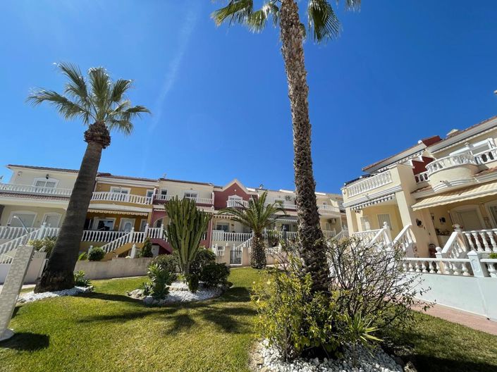 Image No.19-3 Bed Townhouse for sale