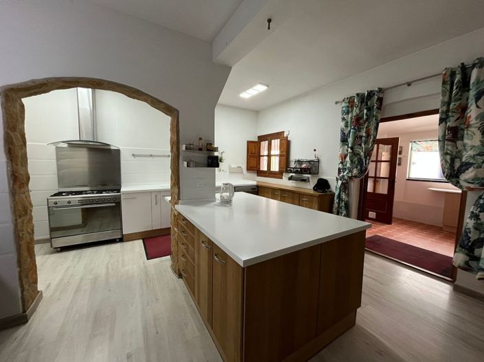 Image No.8-6 Bed Villa for sale