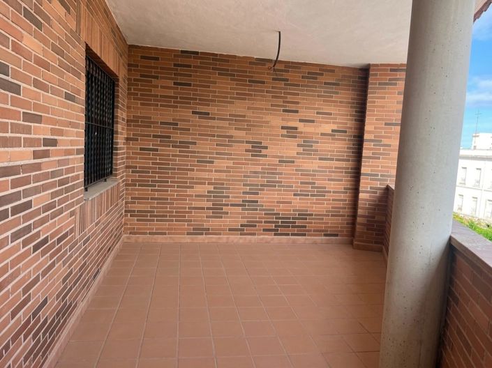 Image No.15-4 Bed Apartment for sale