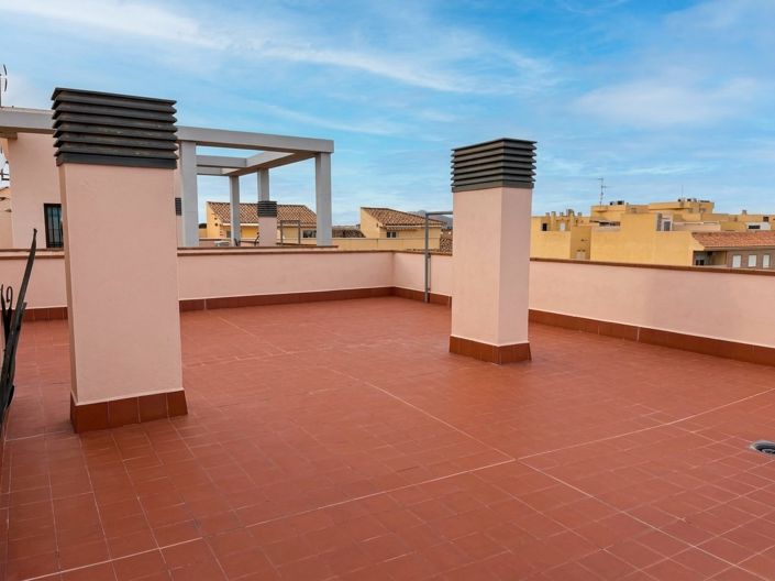 Image No.17-4 Bed Apartment for sale