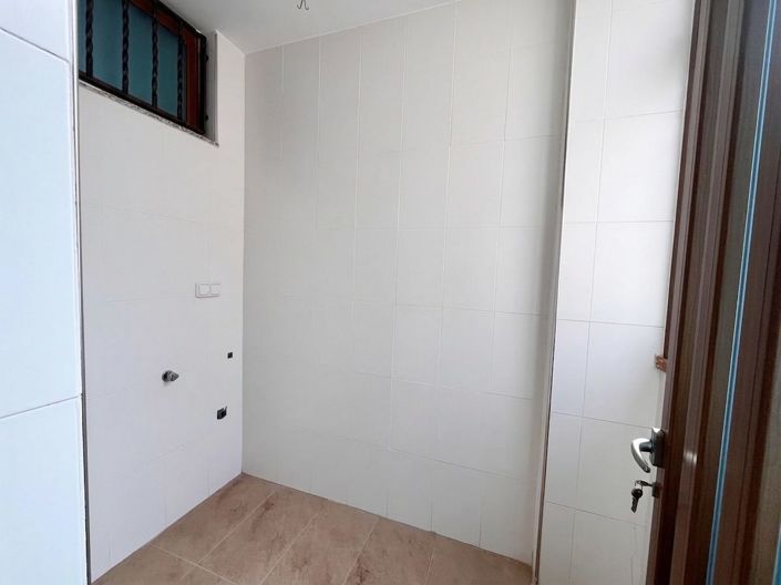 Image No.25-4 Bed Apartment for sale
