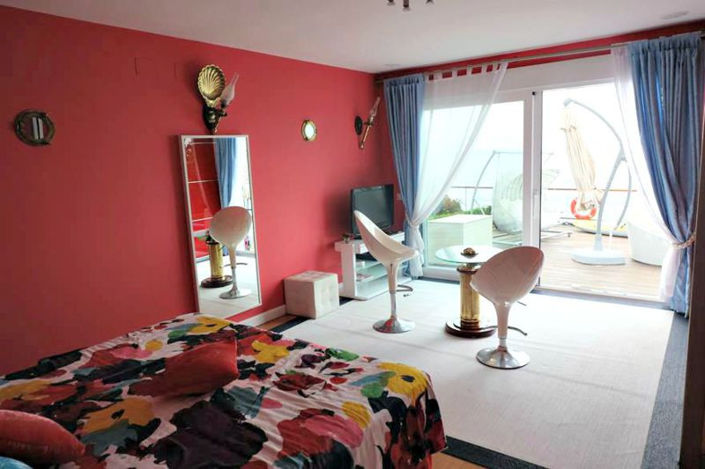 Image No.12-6 Bed House for sale