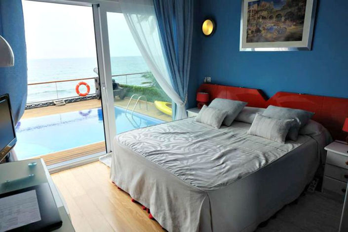 Image No.4-6 Bed House for sale