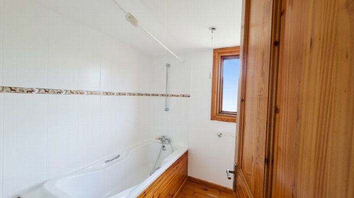 Image No.25-4 Bed Villa for sale