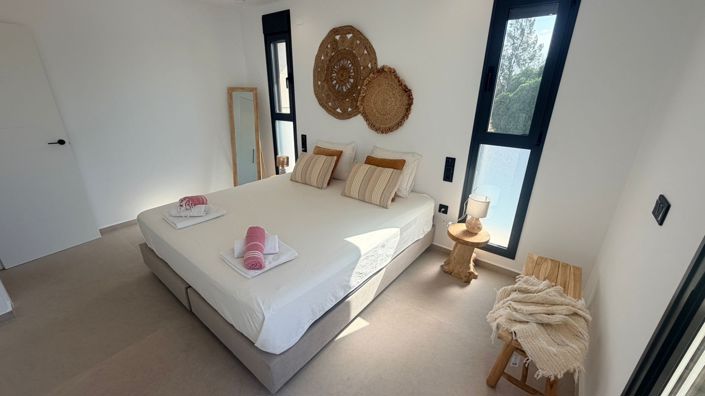 Image No.29-3 Bed Villa for sale