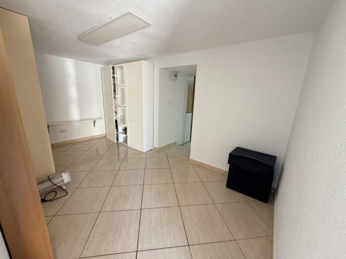 Image No.25-5 Bed Property for sale