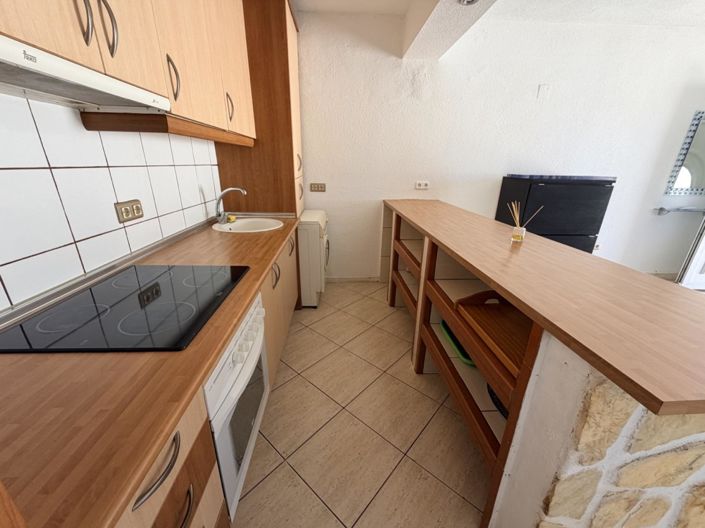 Image No.30-5 Bed Property for sale