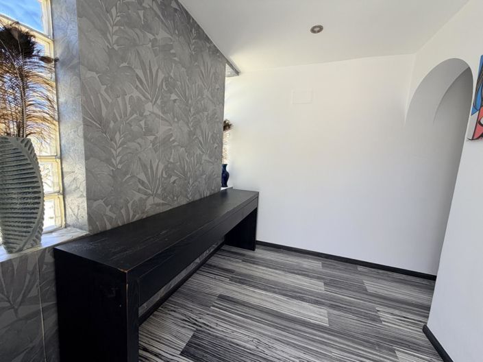 Image No.36-5 Bed Property for sale