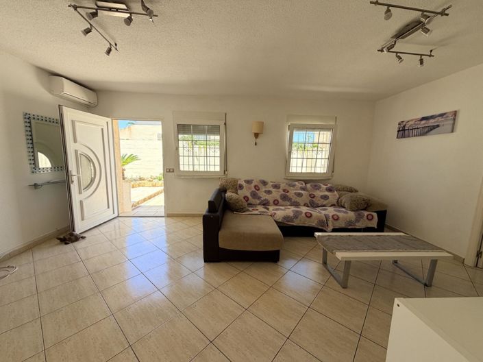Image No.38-5 Bed Property for sale