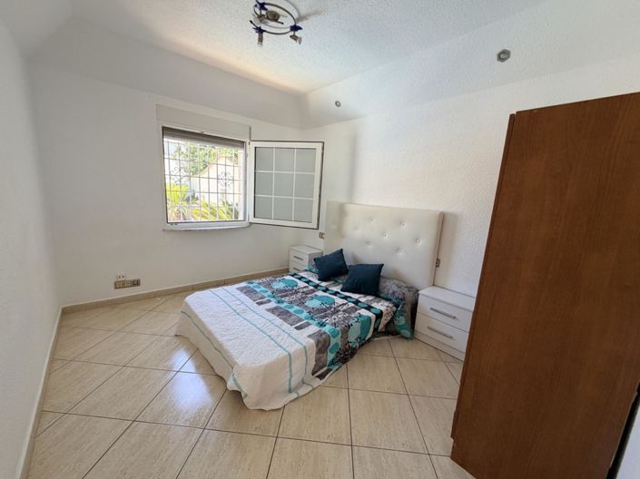 Image No.40-5 Bed Property for sale