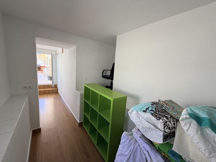 Image No.8-5 Bed Property for sale