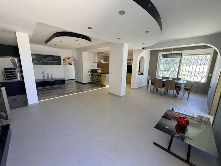 Image No.9-5 Bed Villa for sale