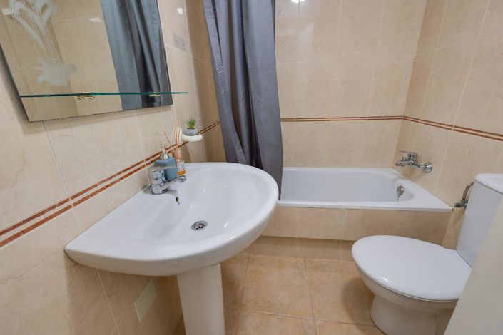 Image No.20-2 Bed Bungalow for sale