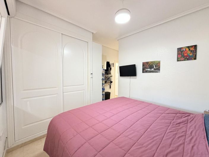 Image No.19-3 Bed Townhouse for sale