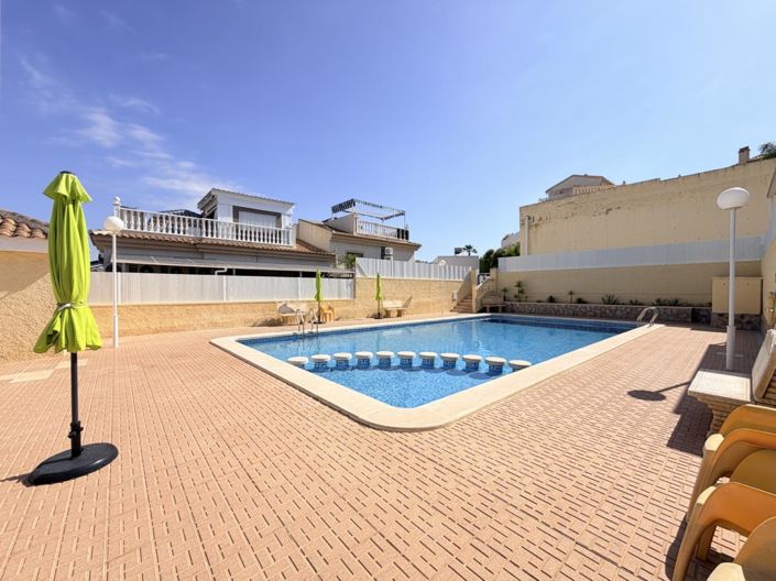 Image No.42-3 Bed Townhouse for sale